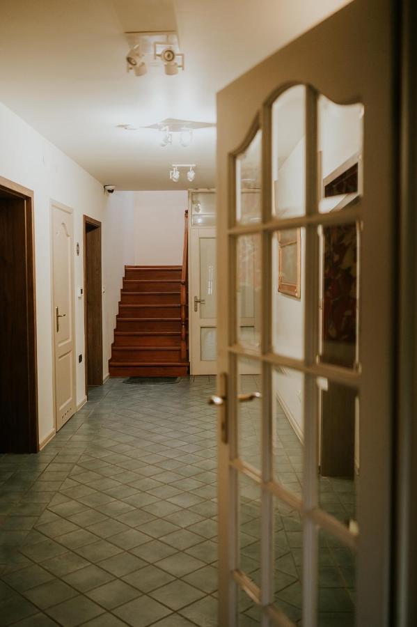 Villa Garden Oleśnica Eksteriør billede